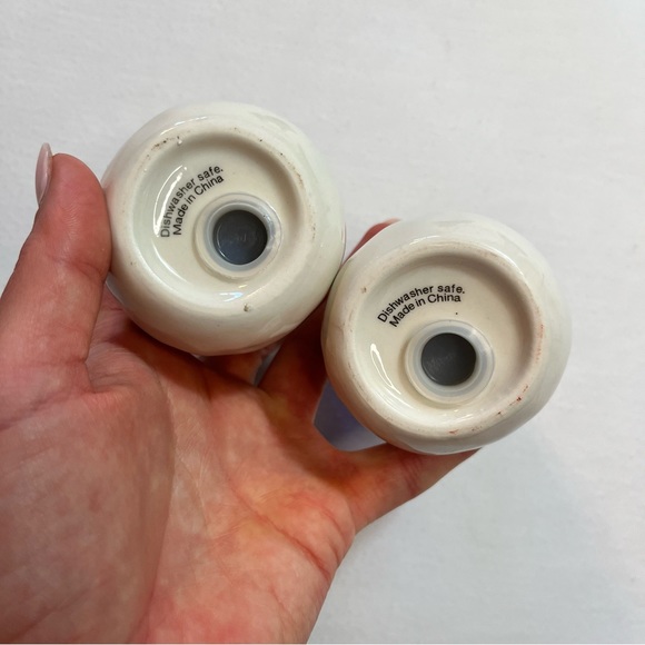 Snowman and Woman Salt and Pepper Shakers Set - Picture 4 of 5